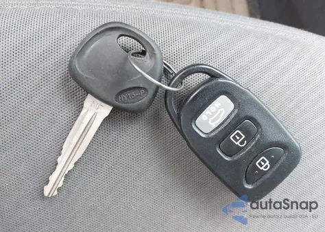 2013 Hyundai Elantra Gls z USA, uszkodzony, nr VIN 5NPDH4AE3DH270814